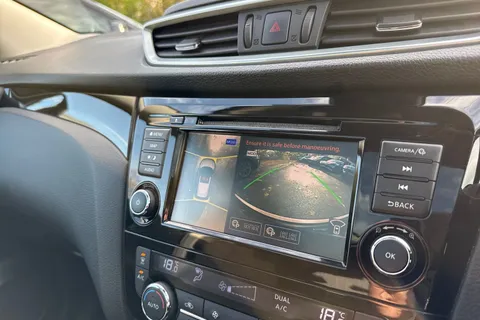 EO70FLJ Nissan Qashqai 1.3 DIG-T N-Connecta DCT Auto Euro 6 (s/s) 5dr Thumbnail #29