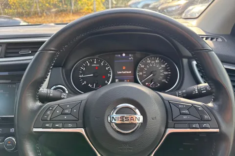 EO70FLJ Nissan Qashqai 1.3 DIG-T N-Connecta DCT Auto Euro 6 (s/s) 5dr Thumbnail #31