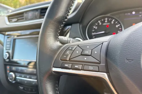 EO70FLJ Nissan Qashqai 1.3 DIG-T N-Connecta DCT Auto Euro 6 (s/s) 5dr Thumbnail #32