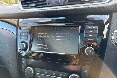 EO70FLJ Nissan Qashqai 1.3 DIG-T N-Connecta DCT Auto Euro 6 (s/s) 5dr Thumbnail #38