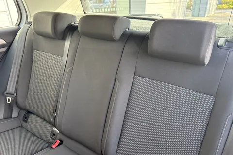 19 of 59 for Volkswagen Golf 1.4 TSI S Hatchback 5dr Petrol DSG Euro 6 (s/s) (125 ps)