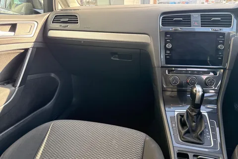 20 of 59 for Volkswagen Golf 1.4 TSI S Hatchback 5dr Petrol DSG Euro 6 (s/s) (125 ps)