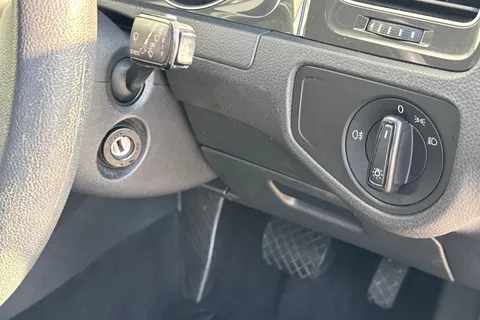 31 of 59 for Volkswagen Golf 1.4 TSI S Hatchback 5dr Petrol DSG Euro 6 (s/s) (125 ps)