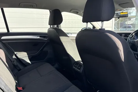 32 of 59 for Volkswagen Golf 1.4 TSI S Hatchback 5dr Petrol DSG Euro 6 (s/s) (125 ps)