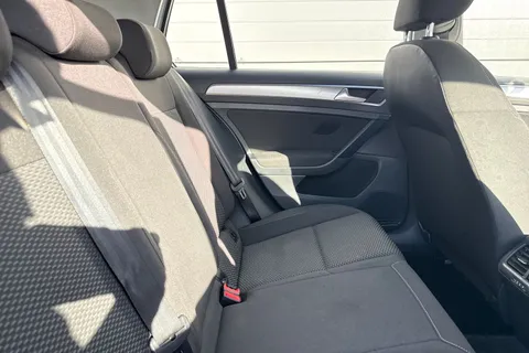 33 of 59 for Volkswagen Golf 1.4 TSI S Hatchback 5dr Petrol DSG Euro 6 (s/s) (125 ps)