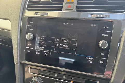 38 of 59 for Volkswagen Golf 1.4 TSI S Hatchback 5dr Petrol DSG Euro 6 (s/s) (125 ps)