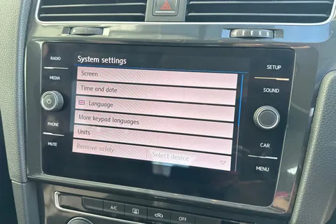 41 of 59 for Volkswagen Golf 1.4 TSI S Hatchback 5dr Petrol DSG Euro 6 (s/s) (125 ps)