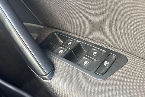 49 of 59 for Volkswagen Golf 1.4 TSI S Hatchback 5dr Petrol DSG Euro 6 (s/s) (125 ps)