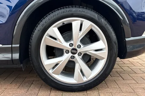 13 of 66 for Audi Q4 e-tron Q4 Sportback S line 45 e-tron 210,00 kW