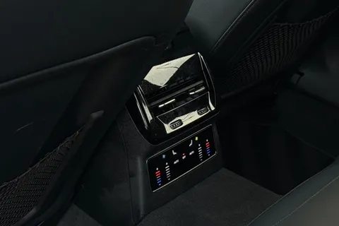 BG25EYP Audi A6 Avant Avant Launch Edition TDI quattro 204 PS S tronic Thumbnail #29