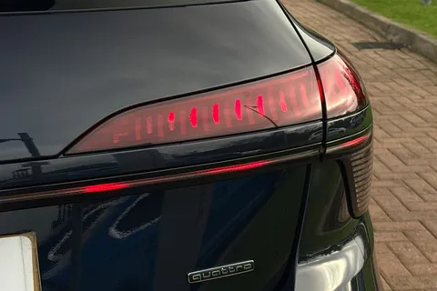 BG25EYP Audi A6 Avant Avant Launch Edition TDI quattro 204 PS S tronic Thumbnail #49