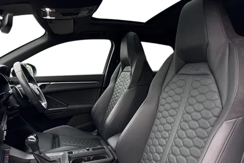 16 of 64 for Audi RS Q3 2.5 TFSI Audi Sport Edition Sportback S Tronic quattro Euro 6 (s/s) 5dr