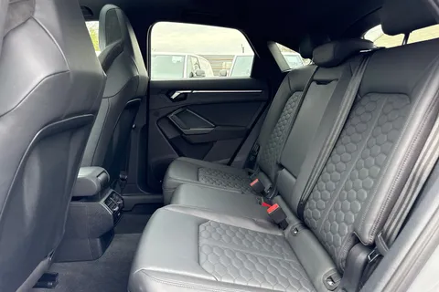 35 of 64 for Audi RS Q3 2.5 TFSI Audi Sport Edition Sportback S Tronic quattro Euro 6 (s/s) 5dr