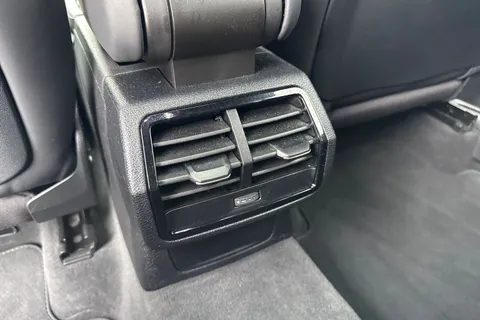 37 of 64 for Audi RS Q3 2.5 TFSI Audi Sport Edition Sportback S Tronic quattro Euro 6 (s/s) 5dr