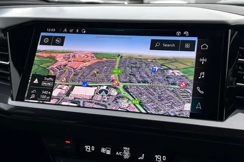 KY24UNM Audi Q4 e-tron 250kW 55 Quattro 82kWh S Line 5dr Auto [Leather] Thumbnail #13