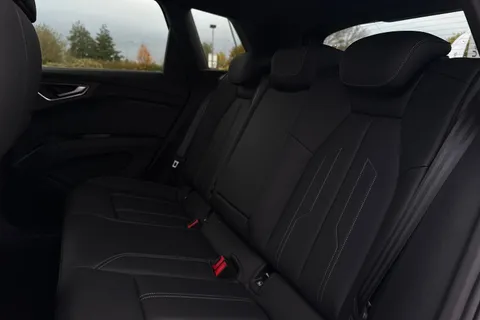 KY24UNM Audi Q4 e-tron 250kW 55 Quattro 82kWh S Line 5dr Auto [Leather] Thumbnail #15