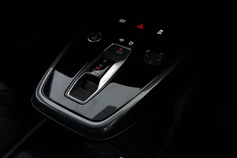 KY24UNM Audi Q4 e-tron 250kW 55 Quattro 82kWh S Line 5dr Auto [Leather] Thumbnail #21