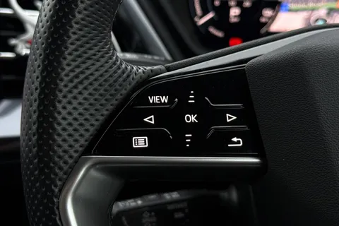 KY24UNM Audi Q4 e-tron 250kW 55 Quattro 82kWh S Line 5dr Auto [Leather] Thumbnail #35