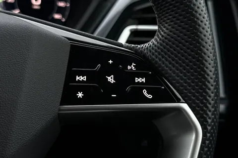 KY24UNM Audi Q4 e-tron 250kW 55 Quattro 82kWh S Line 5dr Auto [Leather] Thumbnail #36