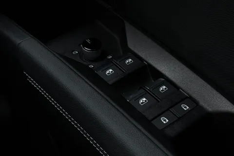 KY24UNM Audi Q4 e-tron 250kW 55 Quattro 82kWh S Line 5dr Auto [Leather] Thumbnail #38