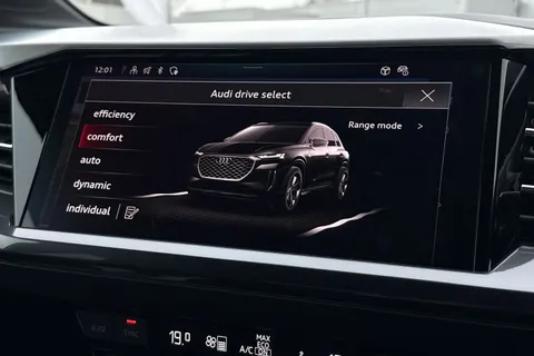 KY24UNM Audi Q4 e-tron 250kW 55 Quattro 82kWh S Line 5dr Auto [Leather] Thumbnail #40