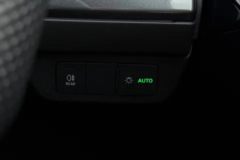 KY24UNM Audi Q4 e-tron 250kW 55 Quattro 82kWh S Line 5dr Auto [Leather] Thumbnail #46