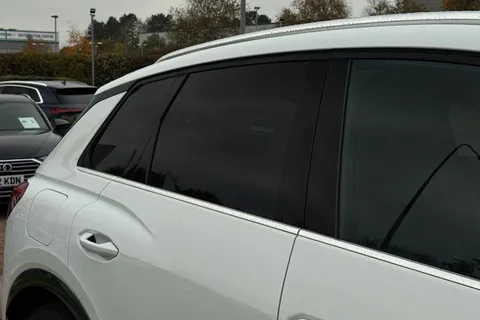 KY24UNM Audi Q4 e-tron 250kW 55 Quattro 82kWh S Line 5dr Auto [Leather] Thumbnail #54