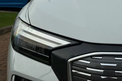 KY24UNM Audi Q4 e-tron 250kW 55 Quattro 82kWh S Line 5dr Auto [Leather] Thumbnail #56