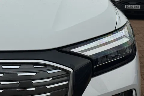 KY24UNM Audi Q4 e-tron 250kW 55 Quattro 82kWh S Line 5dr Auto [Leather] Thumbnail #58