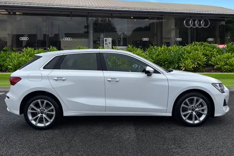 SN75YBL Audi A3 Sport 40 TFSI e 204 PS S tronic Thumbnail #4