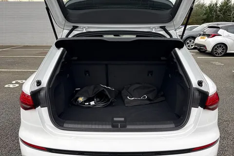 SN75YBL Audi A3 Sport 40 TFSI e 204 PS S tronic Thumbnail #8