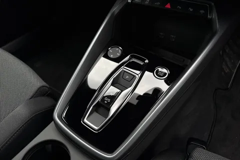 SN75YBL Audi A3 Sport 40 TFSI e 204 PS S tronic Thumbnail #24