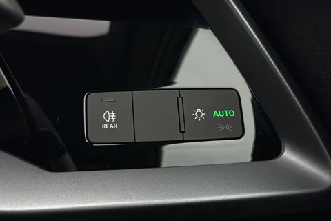 SN75YBL Audi A3 Sport 40 TFSI e 204 PS S tronic Thumbnail #40