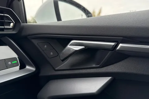 SN75YBL Audi A3 Sport 40 TFSI e 204 PS S tronic Thumbnail #41