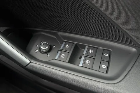 SN75YBL Audi A3 Sport 40 TFSI e 204 PS S tronic Thumbnail #42