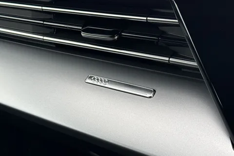 SN75YBL Audi A3 Sport 40 TFSI e 204 PS S tronic Thumbnail #52