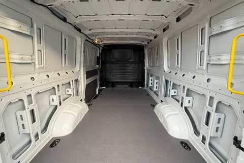 BG75KKO Volkswagen Crafter 2.0 TDI 163PS HDE Commerce Plus Low Roof Van Auto Thumbnail #42