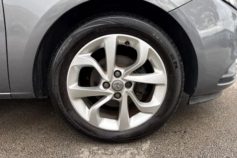 10 of 55 for Vauxhall Corsa 1.4i ecoFLEX Excite Easytronic Euro 6 (s/s) 5dr (a/c)