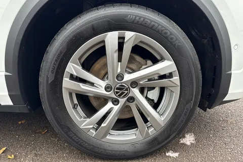 KO74HDV Volkswagen T-Roc 2.0 TDI 150 EVO R-Line 5dr DSG ⭐Winter Pack, Low TAX £195⭐ Thumbnail #7
