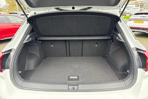 KO74HDV Volkswagen T-Roc 2.0 TDI 150 EVO R-Line 5dr DSG ⭐Winter Pack, Low TAX £195⭐ Thumbnail #10