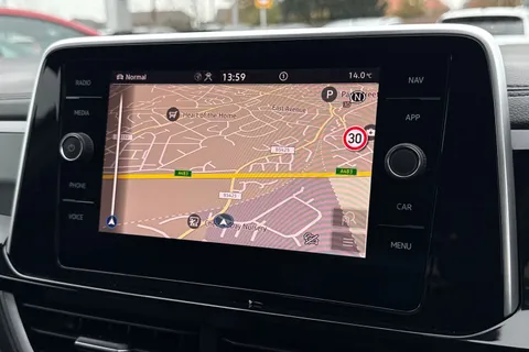 KO74HDV Volkswagen T-Roc 2.0 TDI 150 EVO R-Line 5dr DSG ⭐Winter Pack, Low TAX £195⭐ Thumbnail #13