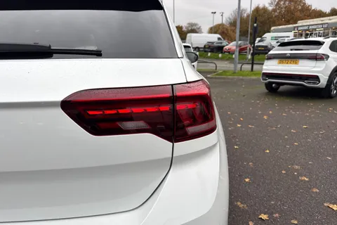 KO74HDV Volkswagen T-Roc 2.0 TDI 150 EVO R-Line 5dr DSG ⭐Winter Pack, Low TAX £195⭐ Thumbnail #27