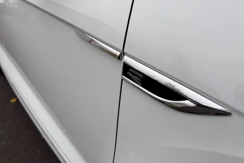 KO74HDV Volkswagen T-Roc 2.0 TDI 150 EVO R-Line 5dr DSG ⭐Winter Pack, Low TAX £195⭐ Thumbnail #30