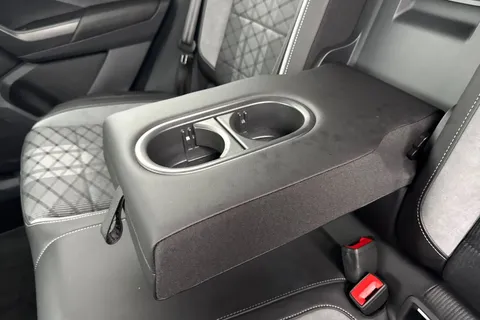 KO74HDV Volkswagen T-Roc 2.0 TDI 150 EVO R-Line 5dr DSG ⭐Winter Pack, Low TAX £195⭐ Thumbnail #38