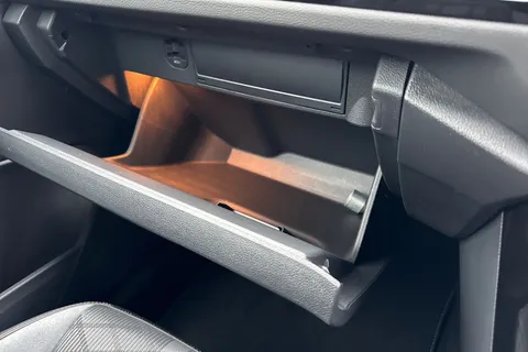 KO74HDV Volkswagen T-Roc 2.0 TDI 150 EVO R-Line 5dr DSG ⭐Winter Pack, Low TAX £195⭐ Thumbnail #44