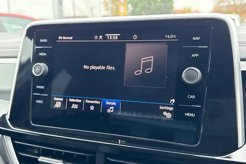 KO74HDV Volkswagen T-Roc 2.0 TDI 150 EVO R-Line 5dr DSG ⭐Winter Pack, Low TAX £195⭐ Thumbnail #50