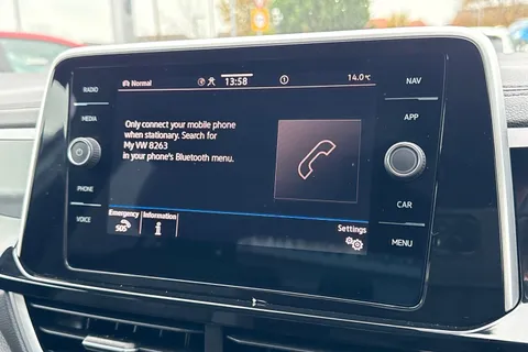 KO74HDV Volkswagen T-Roc 2.0 TDI 150 EVO R-Line 5dr DSG ⭐Winter Pack, Low TAX £195⭐ Thumbnail #51