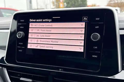 KO74HDV Volkswagen T-Roc 2.0 TDI 150 EVO R-Line 5dr DSG ⭐Winter Pack, Low TAX £195⭐ Thumbnail #55