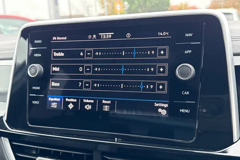 KO74HDV Volkswagen T-Roc 2.0 TDI 150 EVO R-Line 5dr DSG ⭐Winter Pack, Low TAX £195⭐ Thumbnail #56