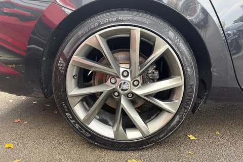 10 of 62 for Škoda Superb 2.0 TSI SportLine DSG Euro 6 (s/s) 5dr